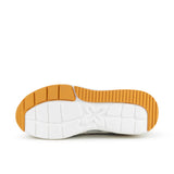 Zapatilla Munich Aurea blanca vista lateral interior con plataforma y goma caramelo
