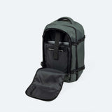 Munich Gate mochila de cabina kaki - detalle logo Wear The Future