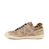 Munich Goal 1652 Arena Mujer – Vista lateral izquierda con contrafuerte leopardo