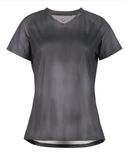 Camiseta running técnica mujer Rukka Muuko print 79831 992 negro tye dye - Puber Sports