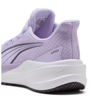 Detalle del talón y el logo Sliptech de las Puma Dasher Lite lila