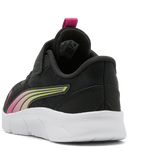 Detalle del talón con tirador rosa de las Puma Flexfocus Lite Modern negras